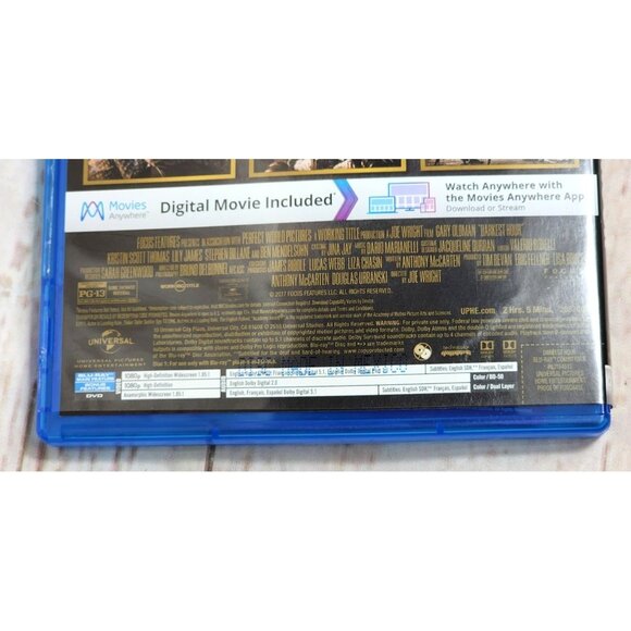 Winston Churchill, led by Gary Oldman, in this HD Blu-Ray combo - Picture 4 of 6